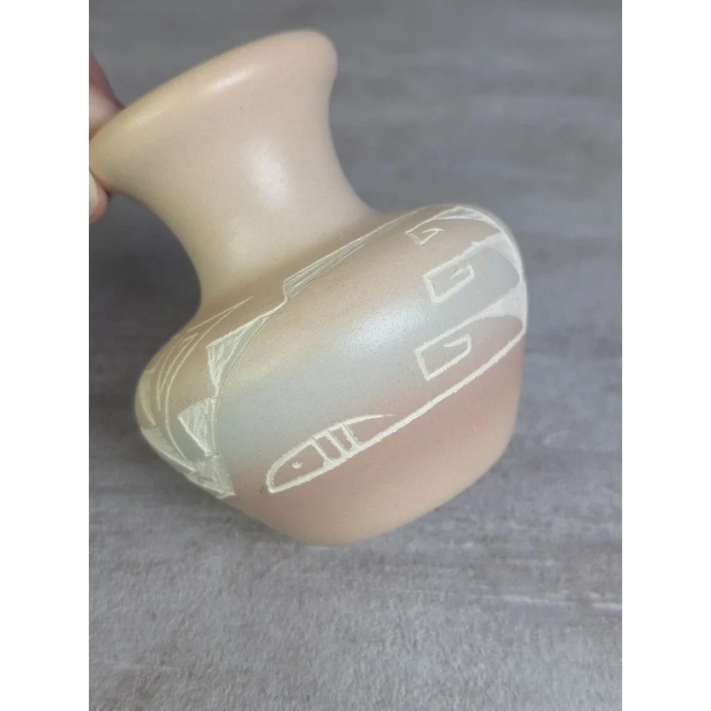 Native American Navajo Indian Naatsilid Pottery Cedar Mesa Bud Vase 3.5